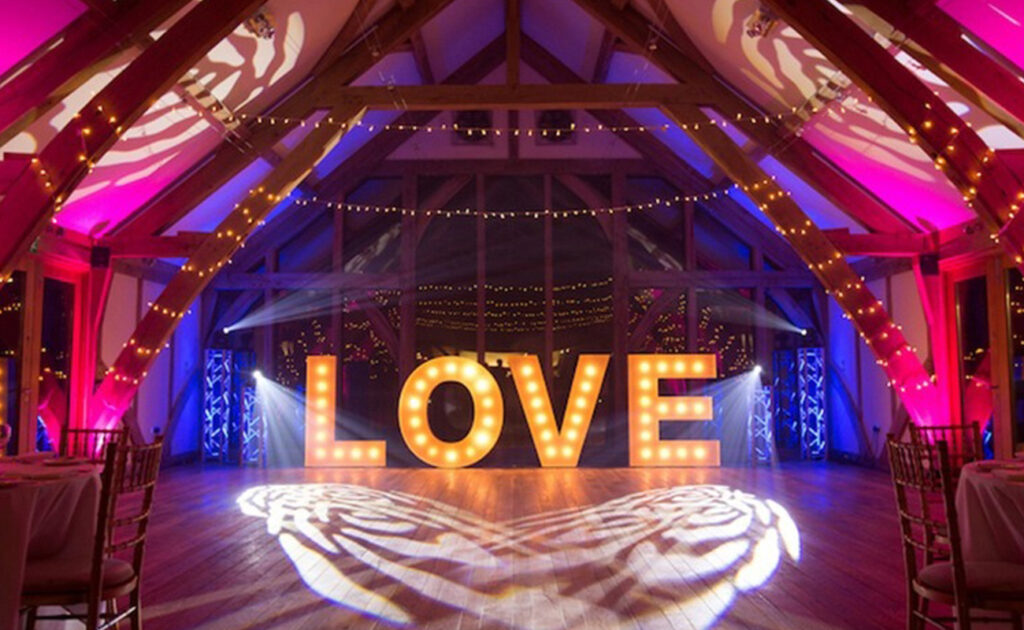 Préparatifs DJ Mariage: Créons l'Ambiance Parfaite!