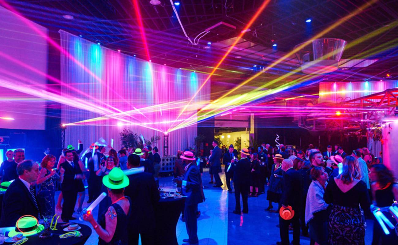 Soirée d'Entreprise Inoubliable avec Dream of Night : DJ & Musique Enthousiasmante!