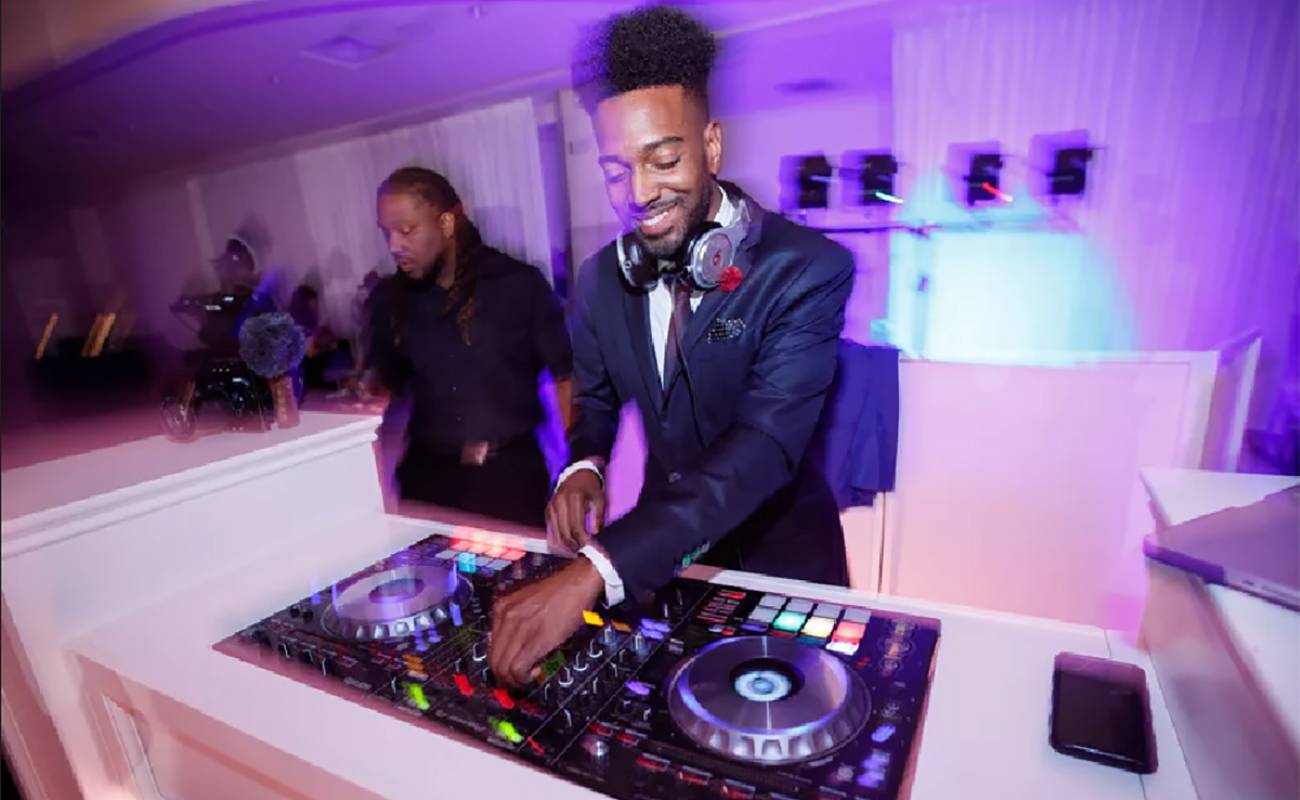 Ambiance DJ EVG par Dream of Night : Fête privée inoubliable avec notre animation musicale.