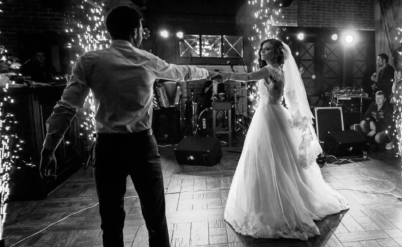 Soirée Dansante de Mariage avec Dream of Night : DJ & Animation Musicale Inoubliables!